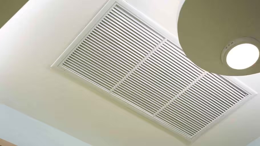 Rejillas de techo claves en la prevención de riesgos en los equipos HVAC.